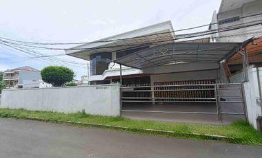 Rumah besar 2 lantai disewakan lokasi favorit Palmerah Jakarta Barat