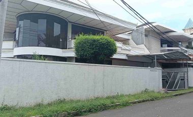 Rumah besar 2 lantai disewakan lokasi favorit Palmerah Jakarta Barat