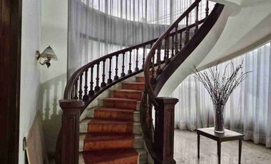 Rumah besar 2 lantai disewakan lokasi favorit Palmerah Jakarta Barat