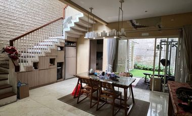 Dijual Rumah Minimalis Modern di Nusa Loka, BSd