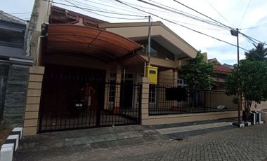 Disewakan Rumah Satelit Indah Baru direnov semi furnished dkt Sukomanunggal Darmo Park