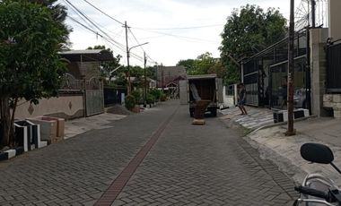 Disewakan Rumah Satelit Indah Baru direnov semi furnished dkt Sukomanunggal Darmo Park
