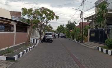 Disewakan Rumah Satelit Indah Baru direnov semi furnished dkt Sukomanunggal Darmo Park