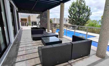 Habitacion amueblada en renta para dama en Zibata