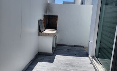 CASA DE RENTA EN LOMAS DE ANGELOPOLIS