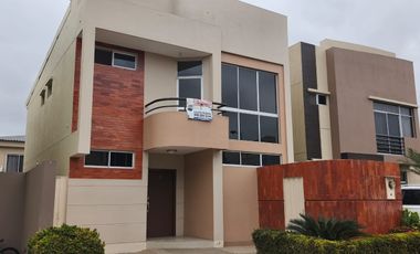 Alquilo casa en Belohorizinte via a la Costa