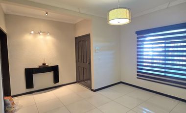 CASA DE RENTA EQUIPADA EN JARDINES DEL LAGO (CERCA GARITA CENTRO), MEXICALI