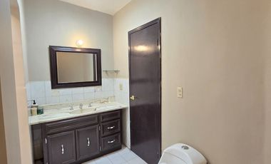 CASA DE RENTA EQUIPADA EN JARDINES DEL LAGO (CERCA GARITA CENTRO), MEXICALI