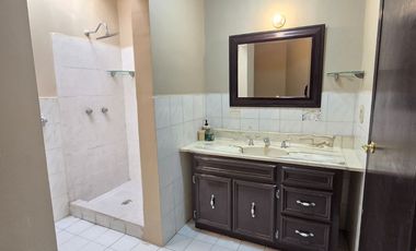 CASA DE RENTA EQUIPADA EN JARDINES DEL LAGO (CERCA GARITA CENTRO), MEXICALI