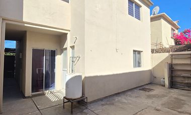 CASA DE RENTA EQUIPADA EN JARDINES DEL LAGO (CERCA GARITA CENTRO), MEXICALI