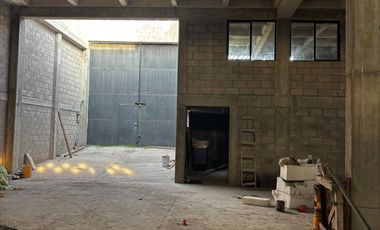 Venta de bodega industrial a 150 metros del anillo vial Fray Junipero Serra.