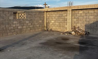 Venta de bodega industrial a 150 metros del anillo vial Fray Junipero Serra.