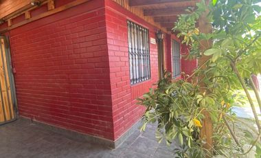 Hermosa casa,3 habitaciones 1 baño, sector residencial Puente Alto 123 m2