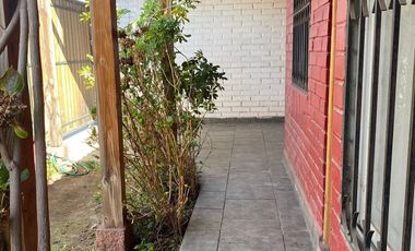 Hermosa casa,3 habitaciones 1 baño, sector residencial Puente Alto 123 m2