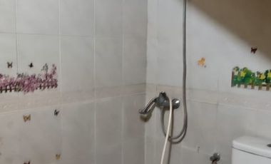 DISEWAKAN RUMAH 2 LANTAI DI BATUNUNGGAL