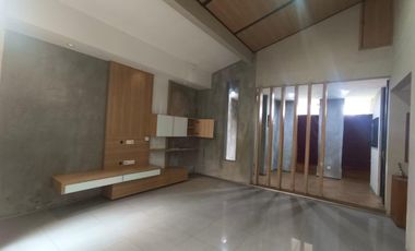 DISEWAKAN RUMAH DI KOMPLEK MUARA SARI