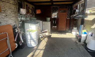 Casa con muy buena ubicación, en comuna La Granja