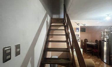 Casa con muy buena ubicación, en comuna La Granja