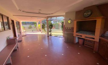 hermosa casa en venta sector zhullin en azogues  no amplia área verde