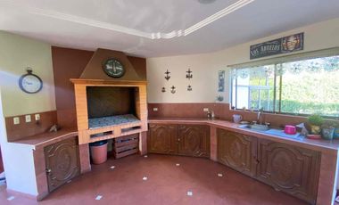 hermosa casa en venta sector zhullin en azogues  no amplia área verde