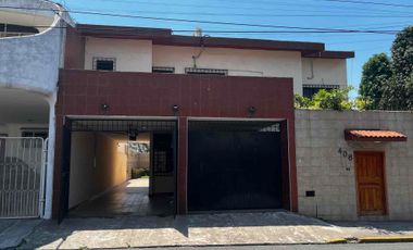 Venta de casa en Av Mario Brown