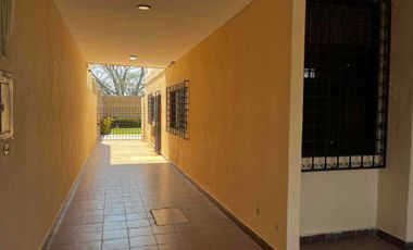 Venta de casa en Av Mario Brown