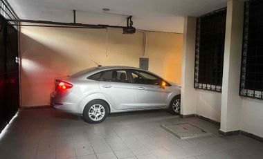 Venta de casa en Av Mario Brown