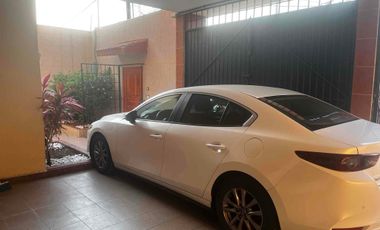 Venta de casa en Av Mario Brown
