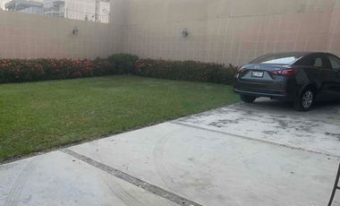 Venta de casa en Av Mario Brown