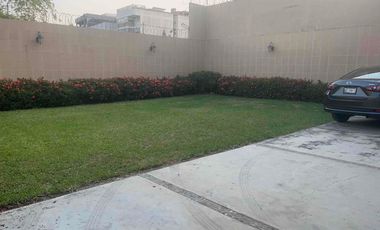 Venta de casa en Av Mario Brown