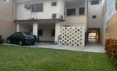 Venta de casa en Av Mario Brown