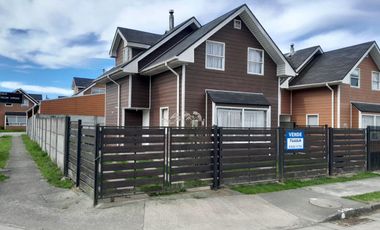 Se Vende Casa esquina en Puerto Varas / Quilen