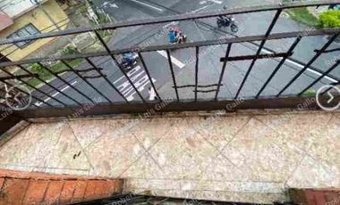 Vendo casa esquinera 3er piso en san martín Prado centro