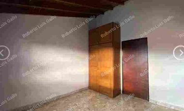 Vendo casa esquinera 3er piso en san martín Prado centro