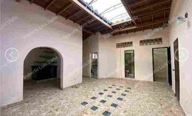 Vendo casa esquinera 3er piso en san martín Prado centro