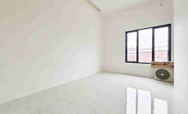 Rumah Baru Model Modern Minimalis di Bulevard Hijau, Harapan Indah Bekasi