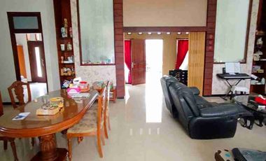 TURUN EKSTRIM □ Rumah Mewah 565m² Nyaman Solo Kota