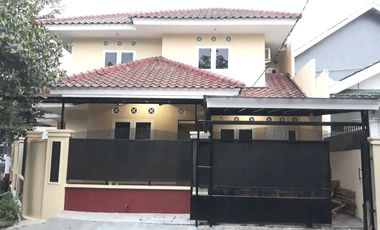 Rumah 2 Lantai Bintaro Sektor 9 Cluster Kasuari Siap Huni