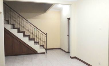 Rumah 2 Lantai Bintaro Sektor 9 Cluster Kasuari Siap Huni