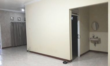 Rumah 2 Lantai Bintaro Sektor 9 Cluster Kasuari Siap Huni