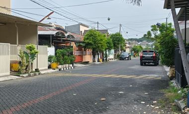 Disewakan Rumah 3 Kamar Cuma 40 Juta di Babatan Mukti Wiyung Surabaya