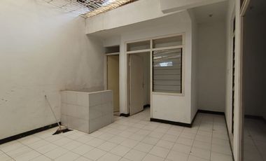 Disewakan Rumah 3 Kamar Cuma 40 Juta di Babatan Mukti Wiyung Surabaya