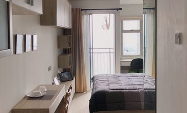 NEGO SAMPAI JADI APARTEMEN SPRINGWOOD. BERSIH DAN TIDAK BAU ROKOK