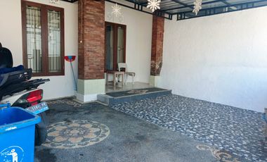 Dijual rumah second full furnised Lokasi Taman kampial nusa dua belakang kampus stp.