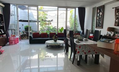Jual Rumah Pakuwon Indah Surabaya Barat Siap Huni 2 Lantai