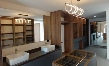 CASA EN VENTA EN LOMAS DE ANGELOPOLIS