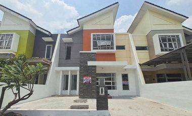 Dijual Rumah La Diva, Menganti. 2 Lantai. Sudah Renovasi sampai Belakang