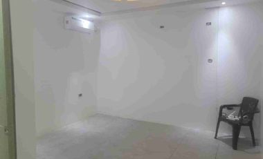 Se alquila casa con piscina