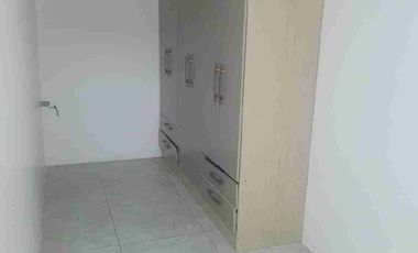 Se alquila casa con piscina