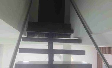 Se alquila casa con piscina